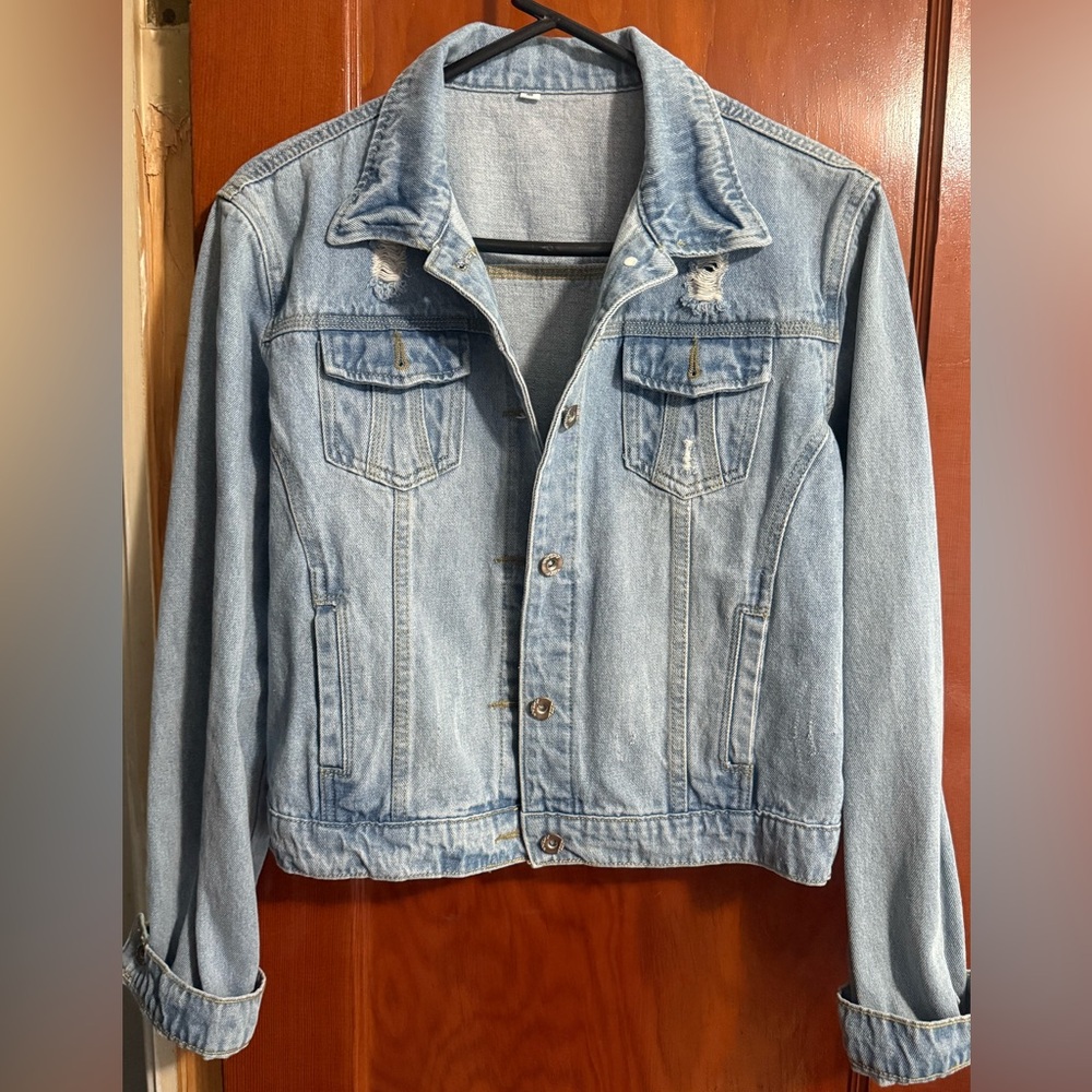 Vintage Vibes Light Wash Denim Jacket 💙